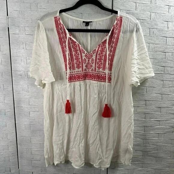 Torrid White Gauze Top with Red Embroidery in  excellent condition size00 - Picture 8 of 8